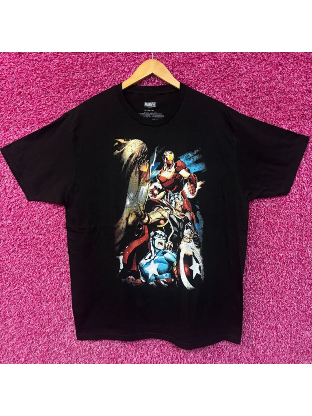 Marvel Avengers Comic Book Tshirt size XL